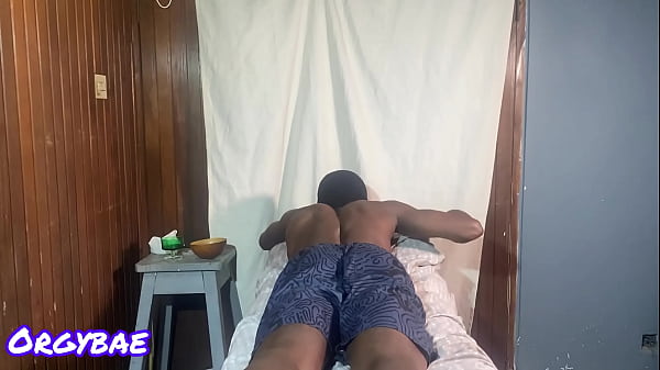 Close cum shot (home service massage therapist)