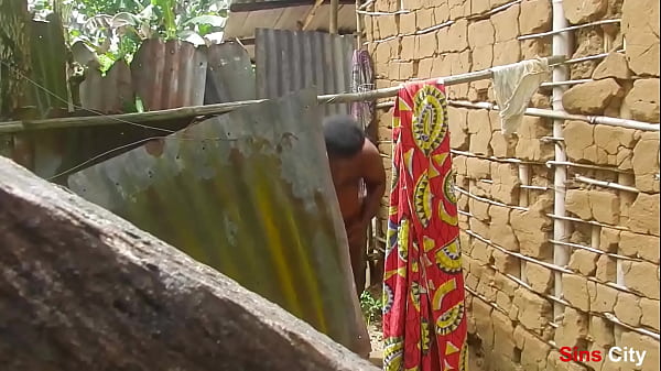 African Gift got fucked while bathing